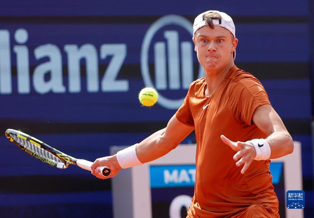 他很快通过 他很快通过